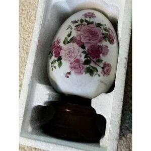 Vintage 1988 Avon "SUMMER'S ROSES" Porcelain Egg Gifts of Nature by E. Hoffman